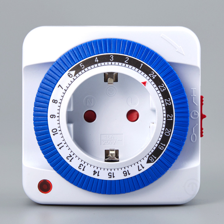 The mechanical timer household smart timing socket operates in a 24-hour cycle, with the timer switch automatically cutting off the power supply pic 1