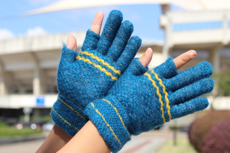 2019 Autumn/Winter new style of warm typing gloves for women with exposed fingers, winter cold protection for playing games and woolen yarn gloves pic 16