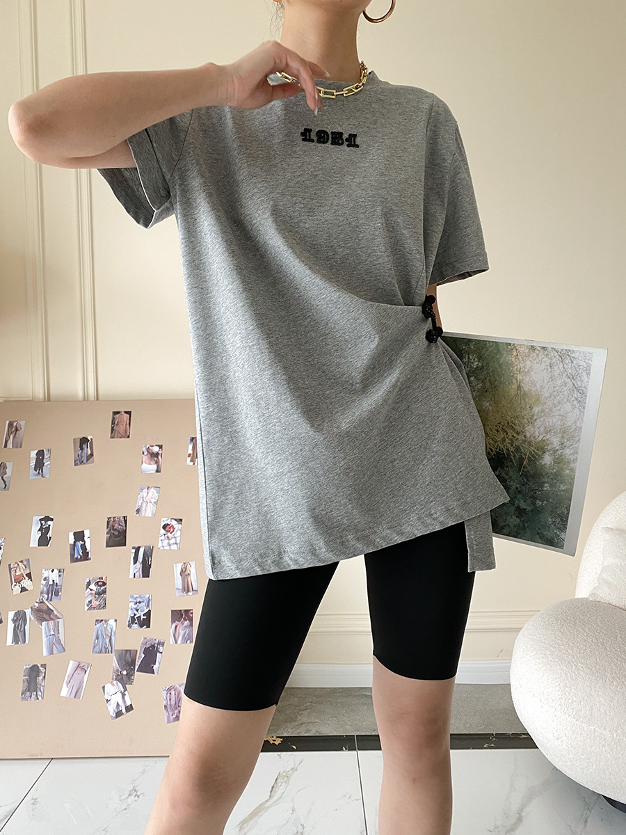 Sinan guoji plato hebilla bifón caída hombro manga camiseta mujer moda cool sentido de diseño verano 2022 nuevo SN1425 pic 20