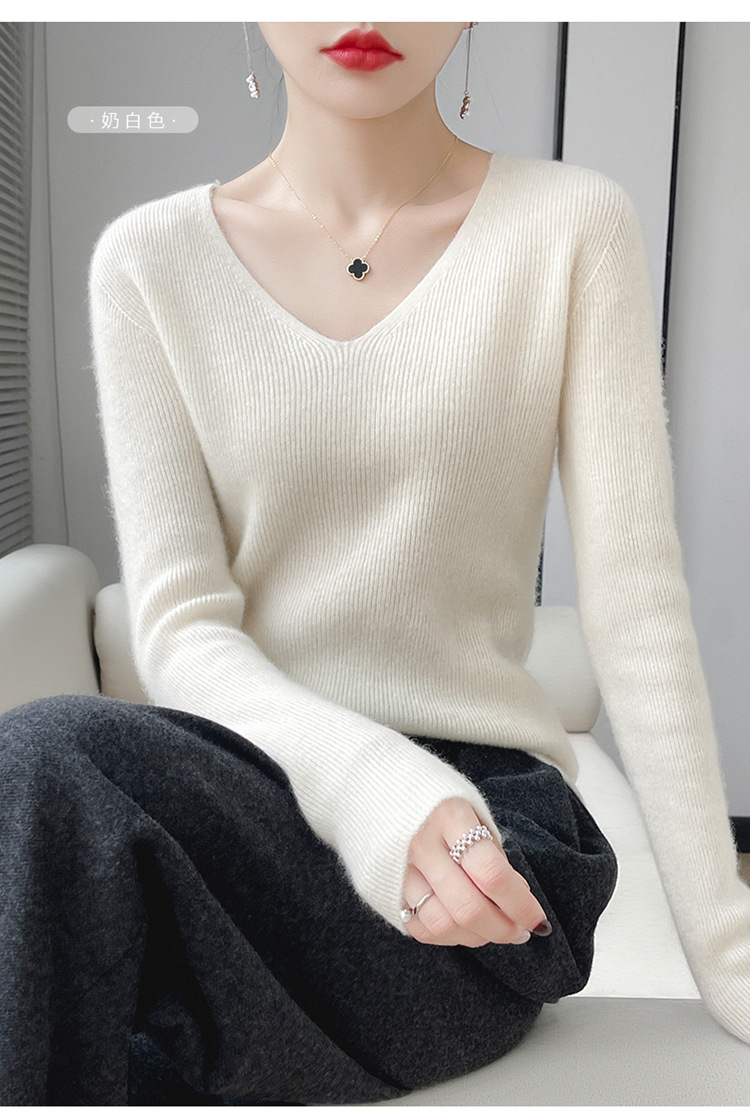 A seamless 100 pure wool sweater for women with a V-neck, slimming and form-fitting look. Pair it with a cashmere base knitted sweater for winter pic 30