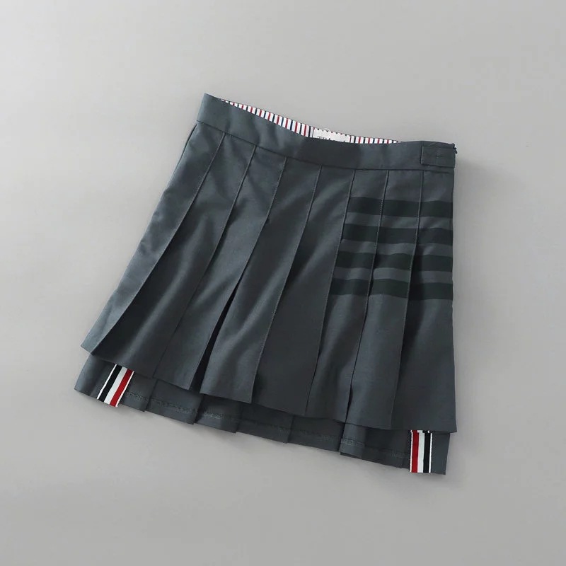 The new TB college style four-bar high-waisted pleated skirt in the summer of 2019 in Europe and America is A bestseller. The A-line skirt is short in the front and long in the back to prevent exposure pic 18