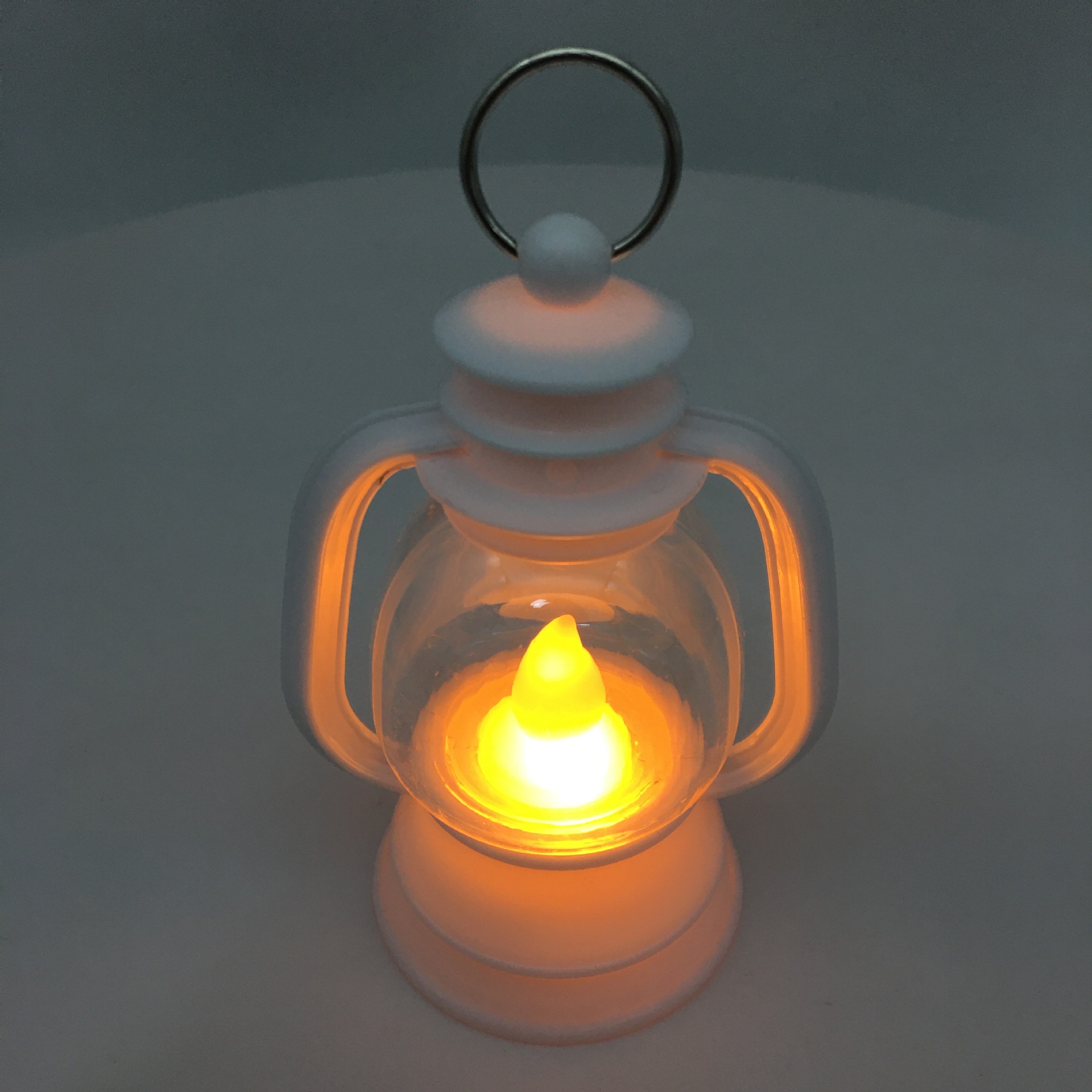 Cross-border new nostalgic and retro oil lamps, hotel counter window display scene atmosphere decoration, horse lanterns, night lights pic 8