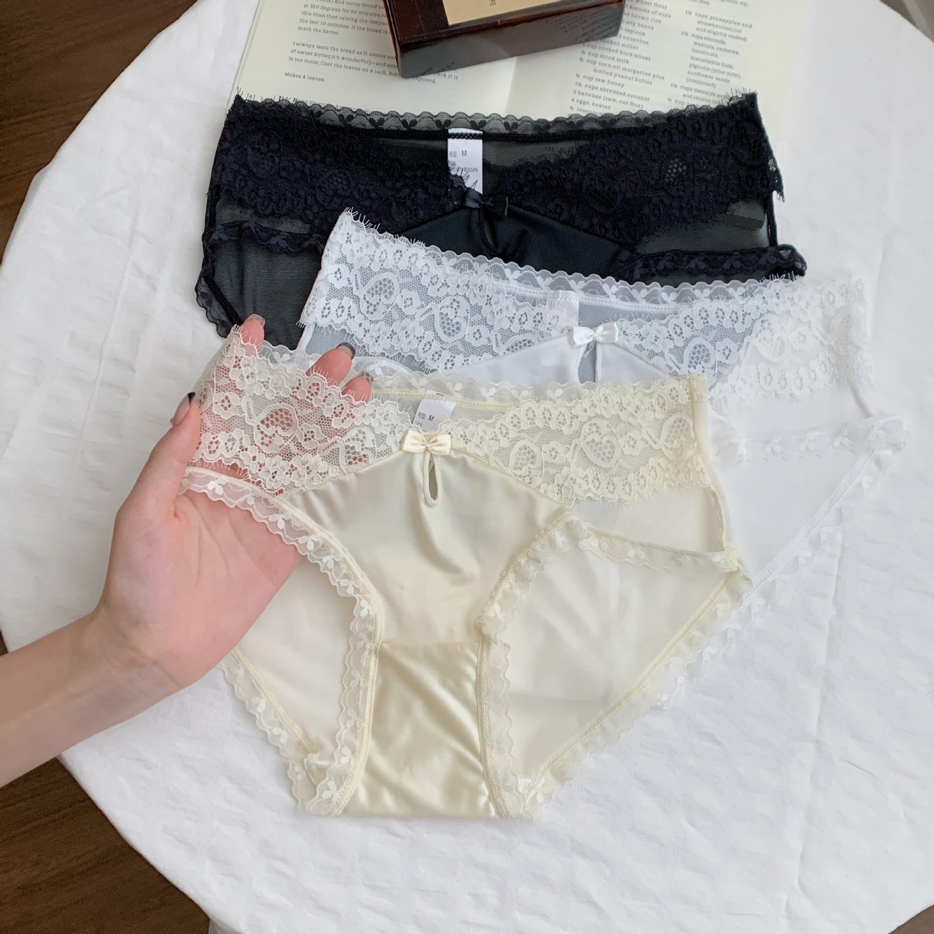 法式软蕾丝性感网纱内裤女甜美纯欲风诱惑透气舒适少女中腰三角裤详情11