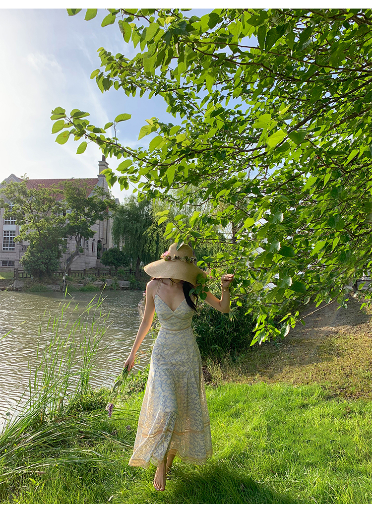 XIAOLI夜幕蕾丝A字V领吊带碎花连衣裙新款法式小众长裙子女夏详情15