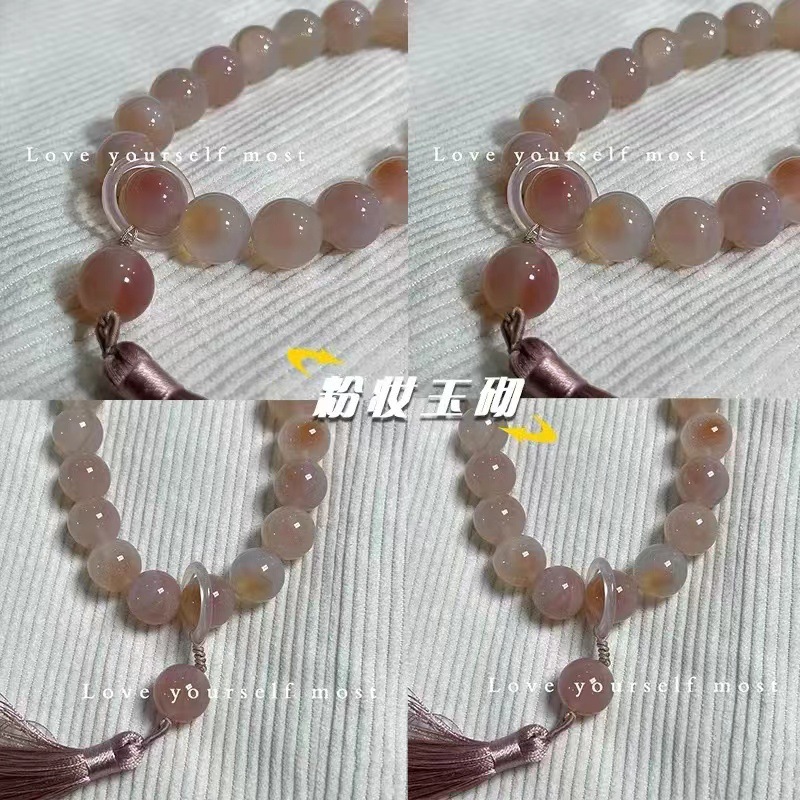 Qingqing Zijin holds a cultural and artistic bracelet that wraps around her fingers in a soft ancient style. This 18-seed prayer bead bracelet is a retro Hanfu accessory pic 15