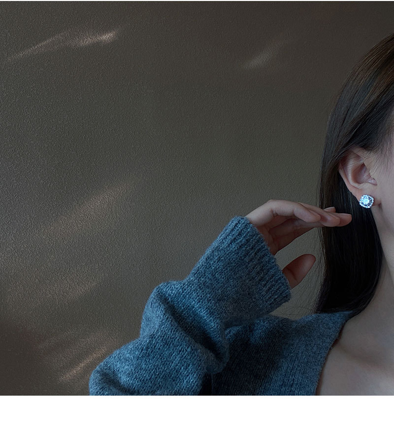 925银针微镶锆石轻奢超闪耳钉女高级感气质简约方形耳环耳饰批发详情6