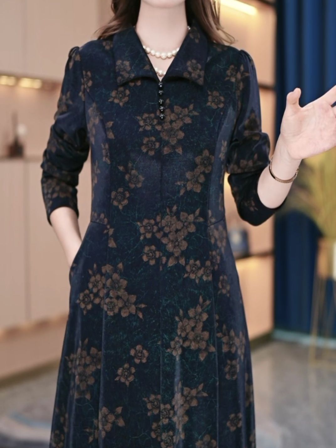 秋季新款时尚碎花长袖连衣裙高档中老年妈妈装气质减龄显瘦A字裙详情5