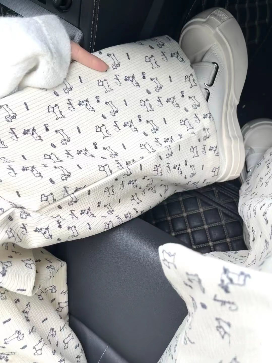 可爱狗狗冰丝阔腿裤女夏季薄款2024新款小个子宽松垂感直筒休闲裤详情4