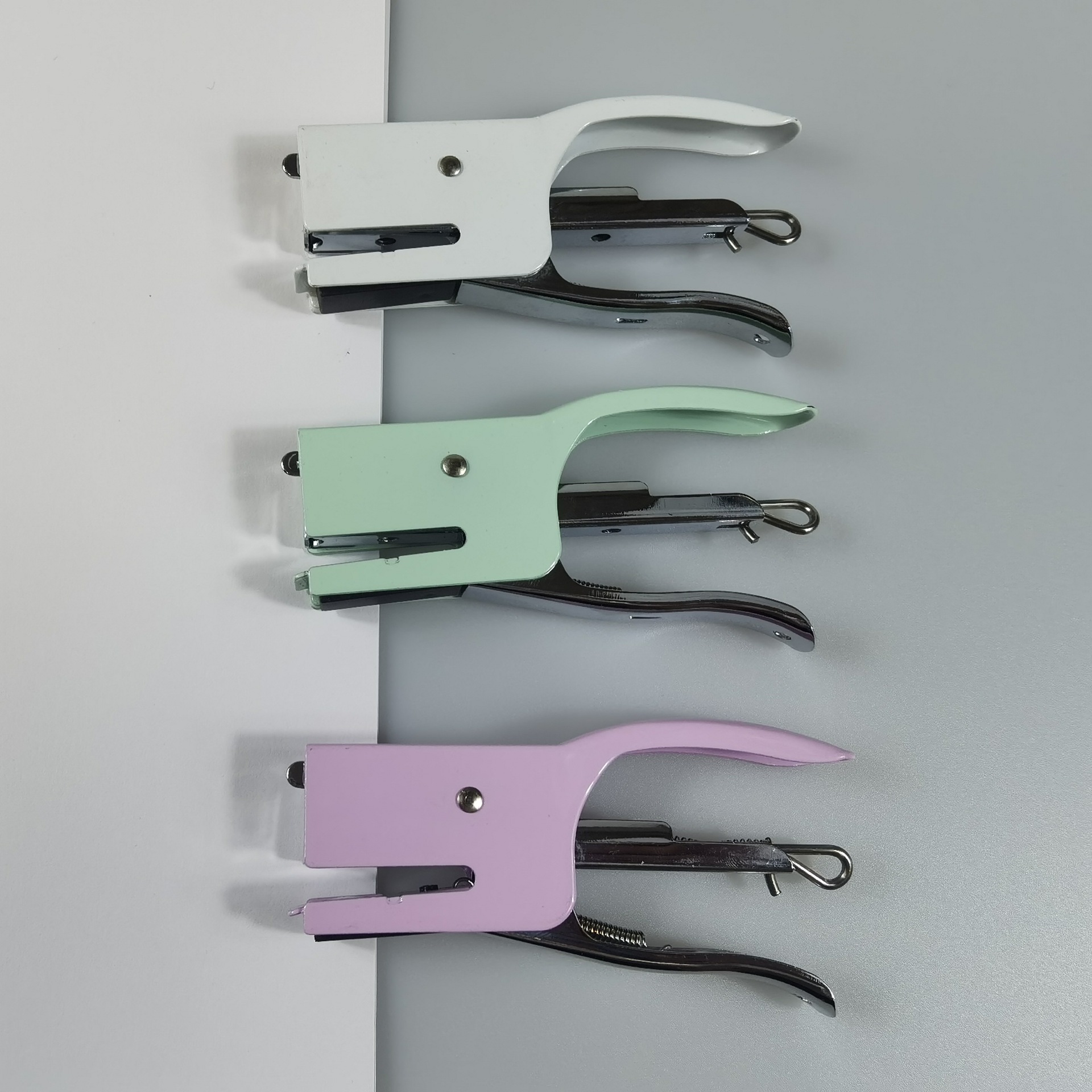Macaron-colored metal hand-held stapler No. 10, labor-saving takeout packaging stapler, small office stapler pic 2