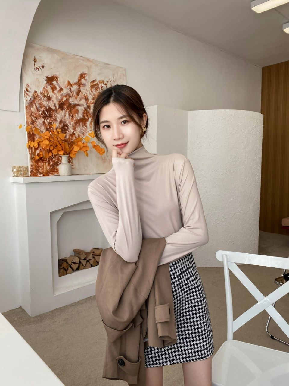 For autumn and winter, pair a semi-high-neck Korean-style mask base layer with a versatile, thick, stylish and slimming long-sleeved T-shirt for ladies pic 17
