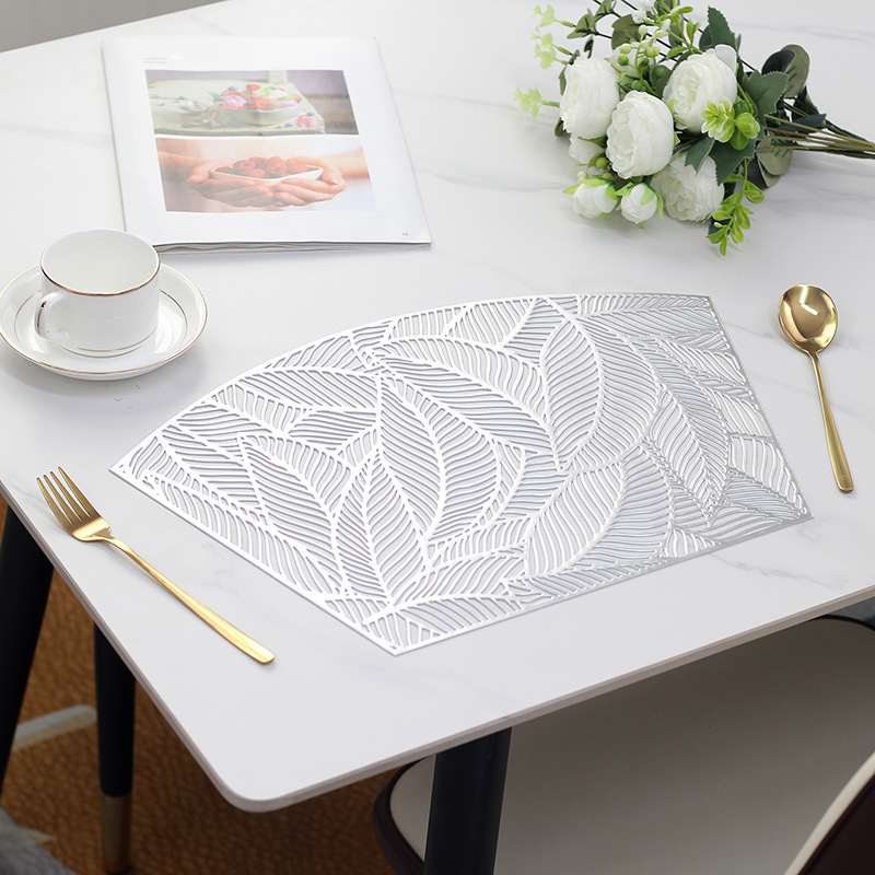 Womei Home Decoration PVC leaf hollowed-out fan-shaped placemats, European-style light luxury gold-embossed waterproof, anti-slip, oil-proof, heat-resistant, wear-resistant and heat-insulating table MATS pic 5