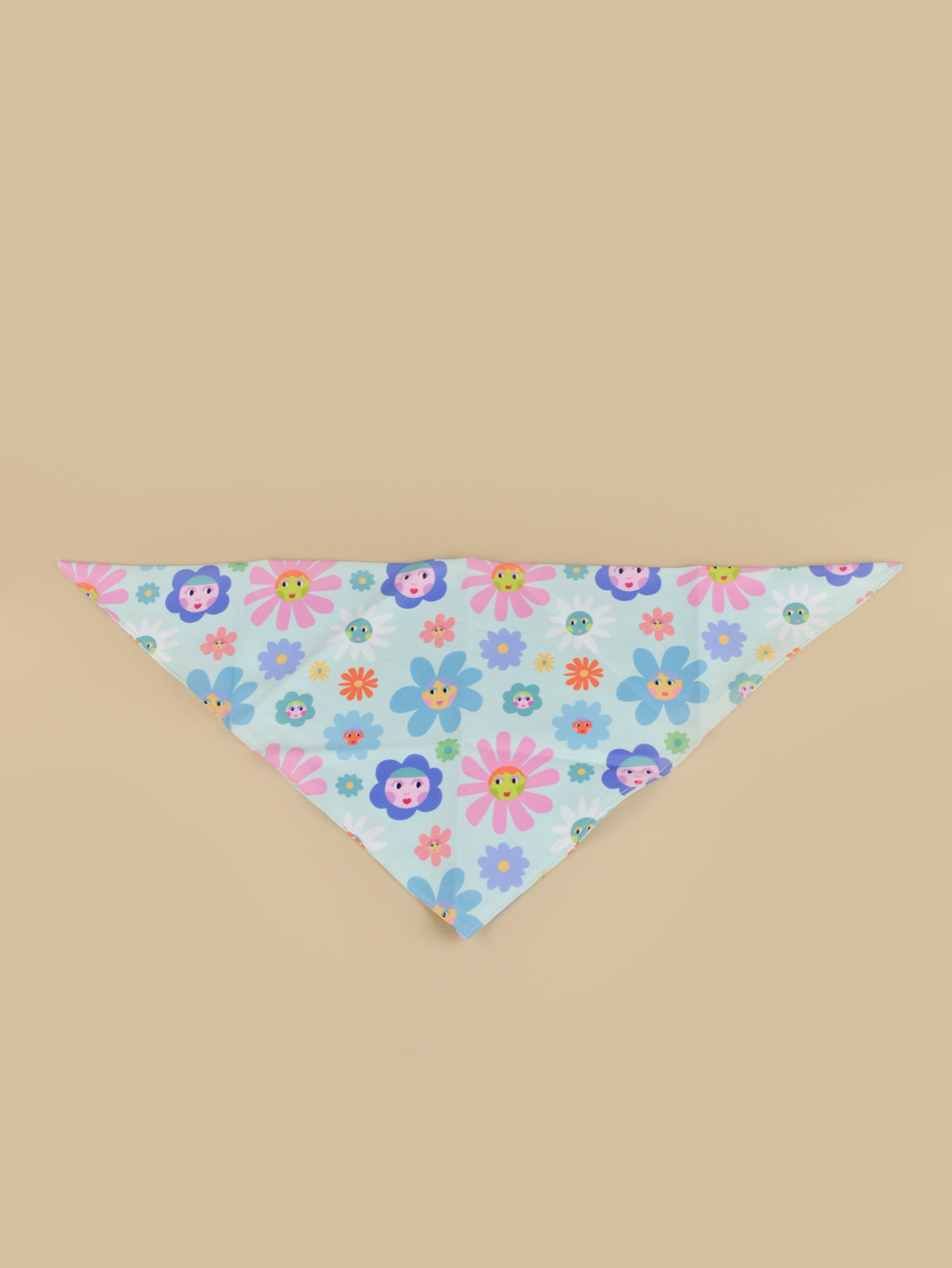 工厂批发高质量花朵INS风猫咪狗狗口水巾生日派对礼品方巾围兜详情5