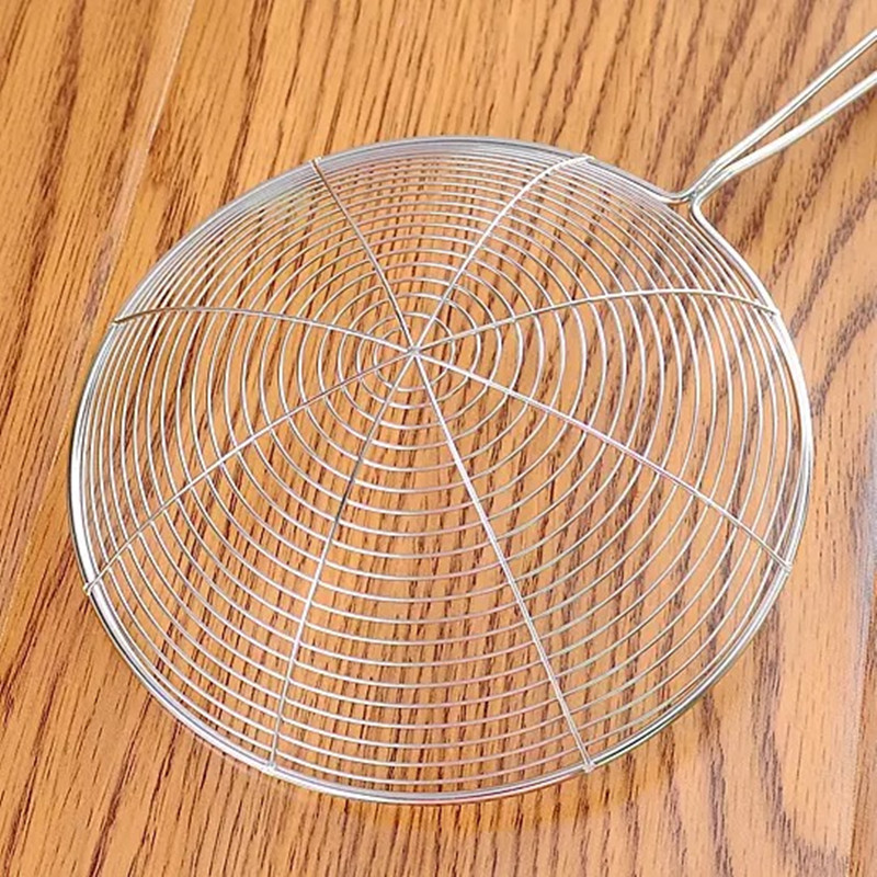 The manufacturer supplies stainless steel wire strainers, wire strainers, filter spoons, and deep-frying net spoons for wholesale at two yuan pic 2