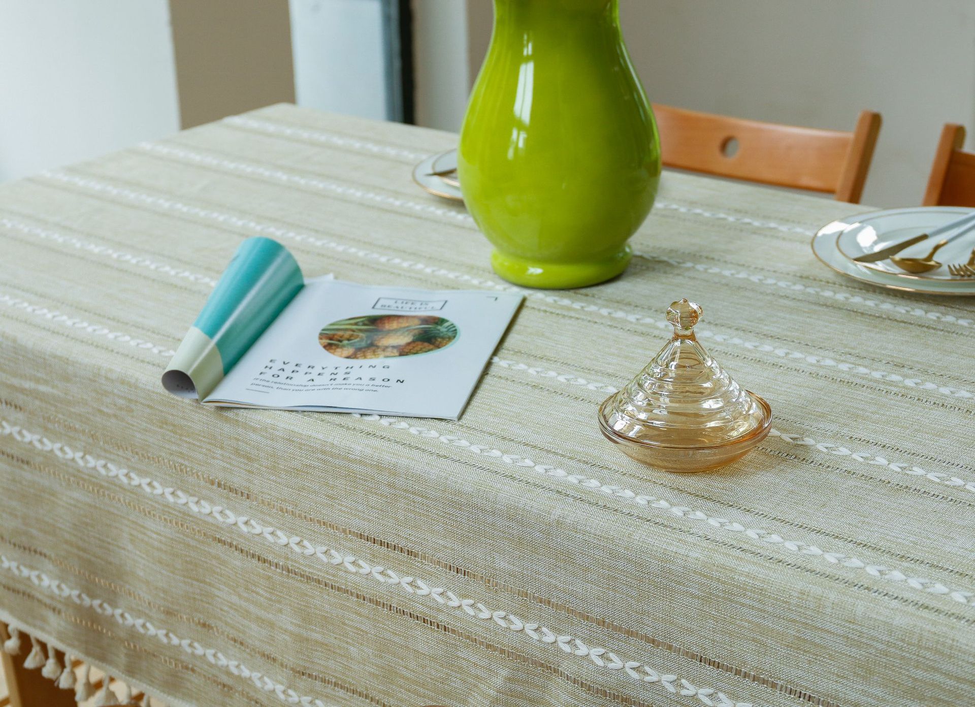 Cross-border retro country tablecloth, green hollowed-out decoration, cotton and linen tablecloth, embroidered decoration, party restaurant picnic mat pic 21