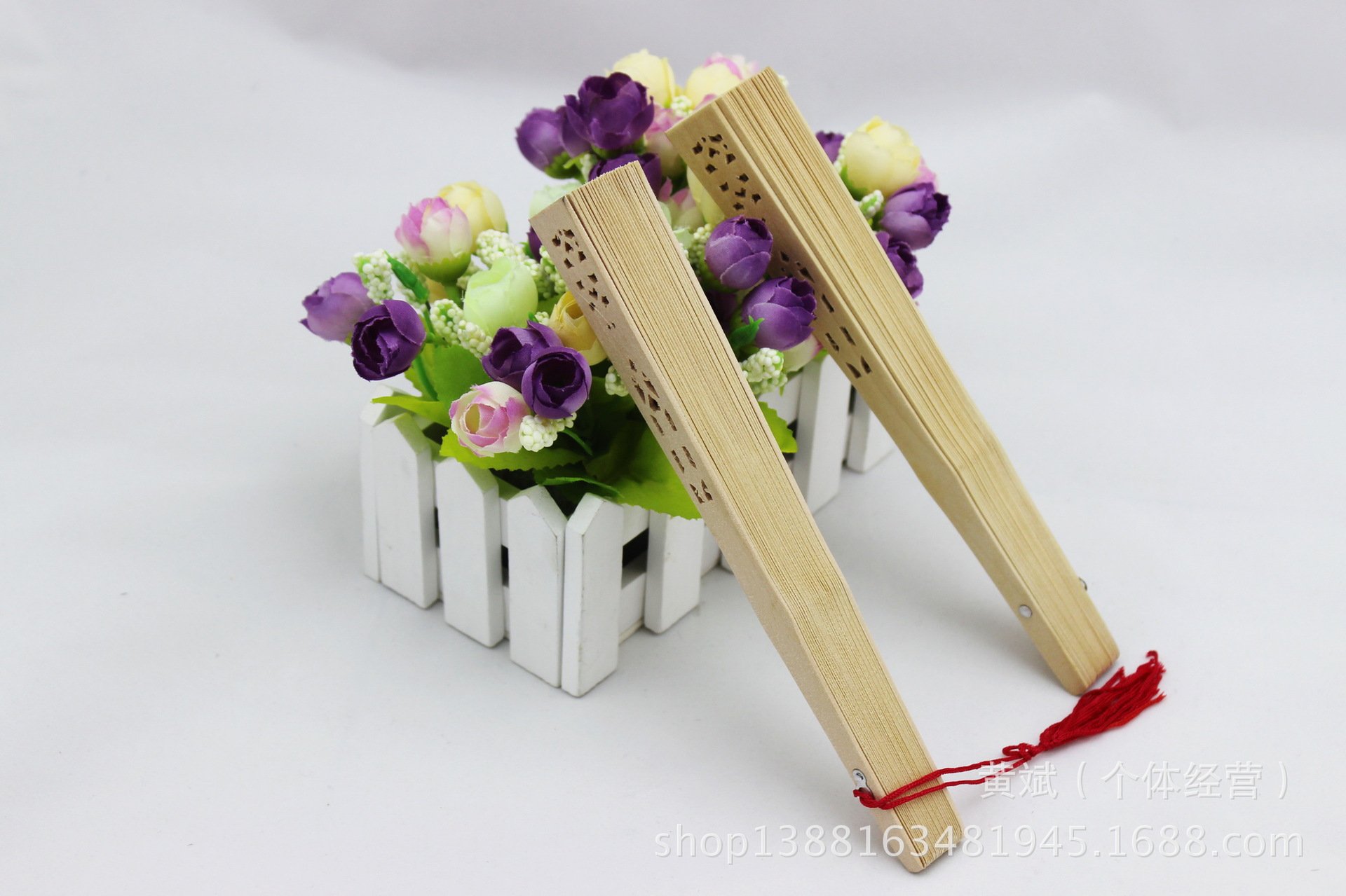 8寸全冲香木扇批发中国特色礼品扇仿檀木扇折扇外贸出口扇详情1