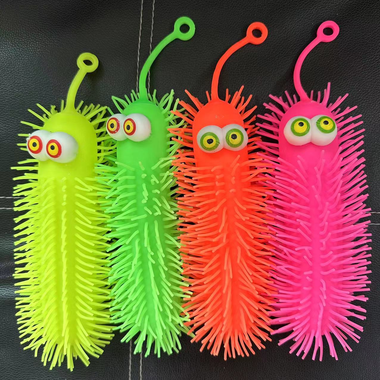 闪光小熊毛毛球发光毛毛虫弹力发光毛毛虫发光毛毛虫软胶玩具批发详情1