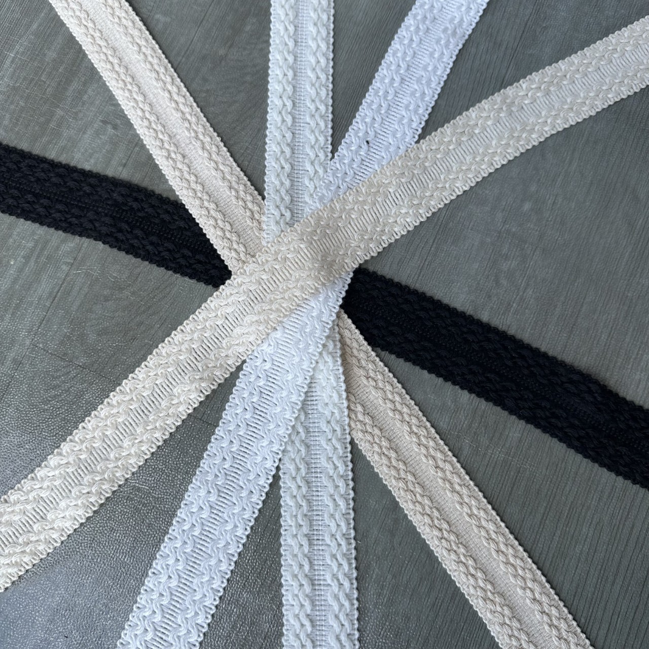 现货供应3.2cm大波浪棉线花边包边条衣襟袖口卷边对折纺织辅料详情7