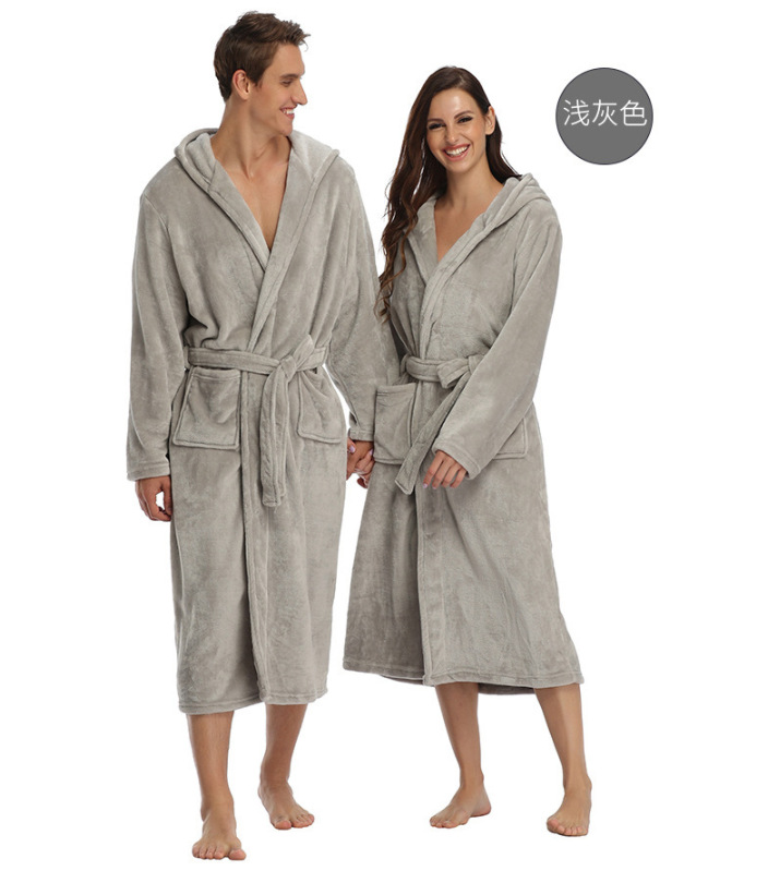 Europa y los Estados Unidos tamaño más grande franela para adultos bata de baño de coral fleece engrosada para mujeres bata de baño de exportación transfronteriza ropa casera con sombrero pic 1
