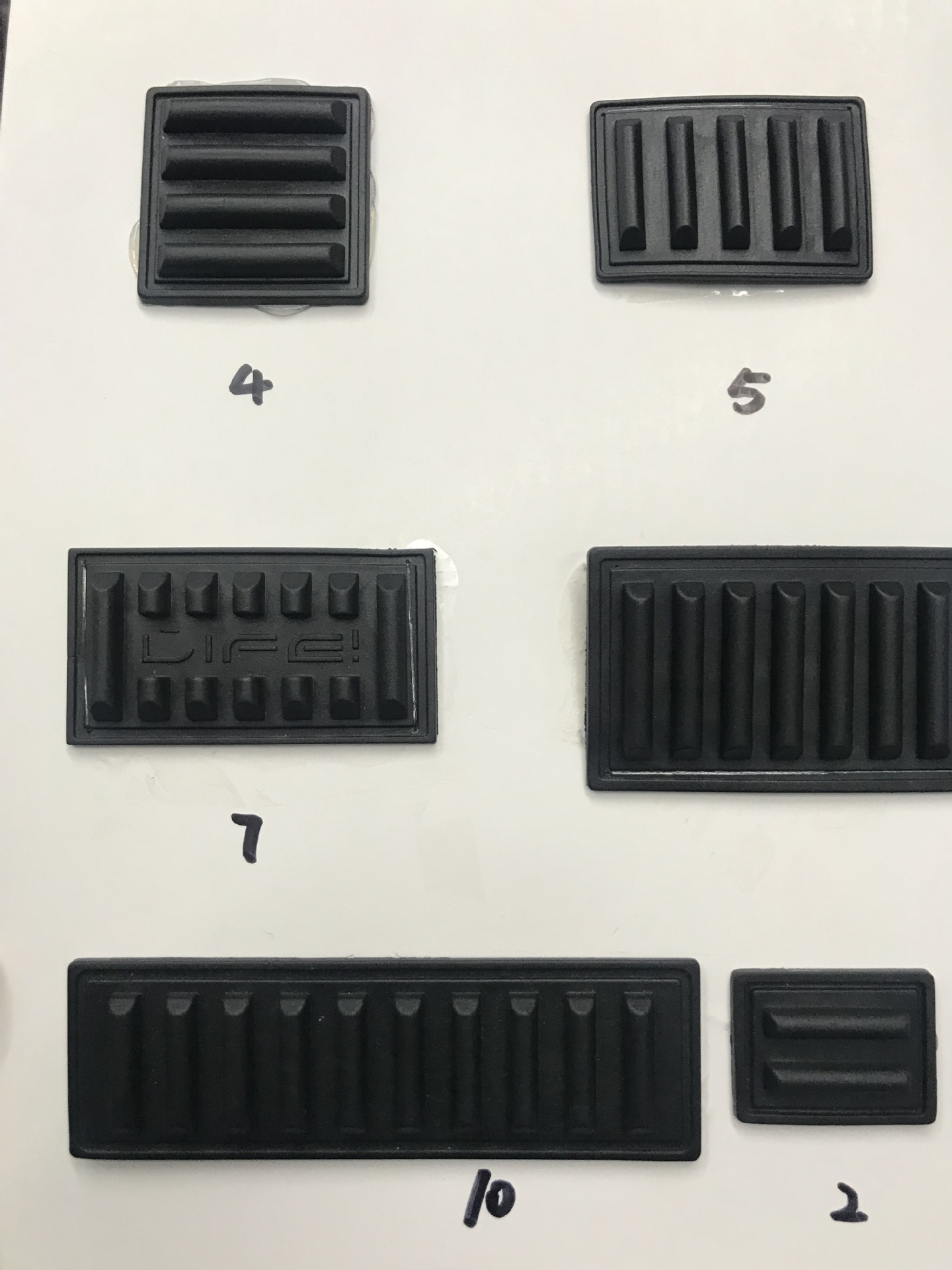 We have a wide range of PVC bag bottom pads, bag bases, plastic anti-slip plastic foot-soaking and soft foot studs in stock. We will ship them on the same day pic 6