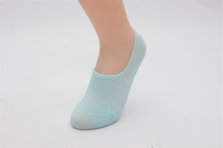 Primavera verano nuevo calcetines barco calcetines invisibles de boca rasa transpirable algodón simple calcetines para mujeres color sólido silicona antideslizante calcetines al por mayor pic 25