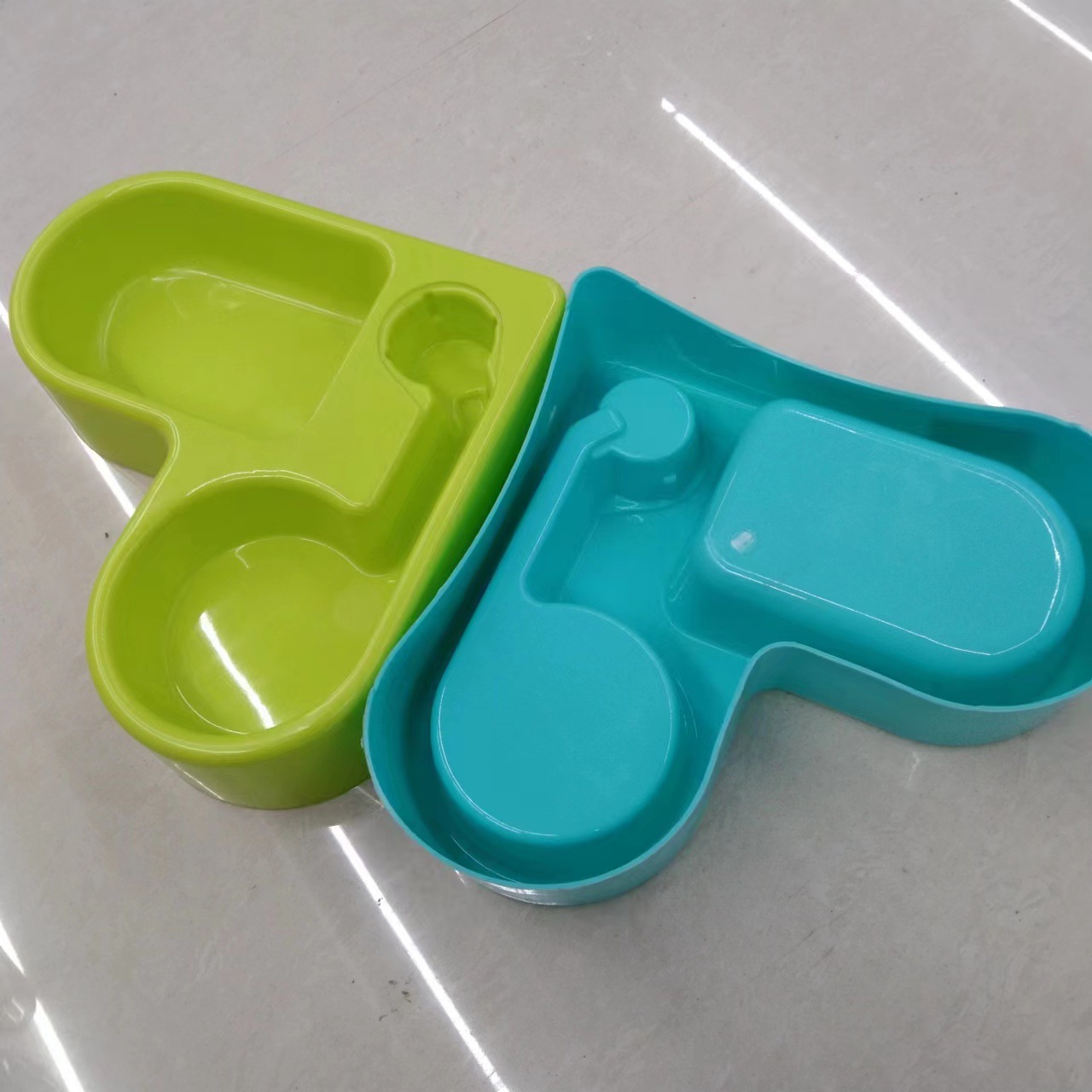 Pet feeder, creative corner automatic water dispenser, multi-functional dual-purpose pet feeding bowl, colorful heart-shaped food utensils pic 3