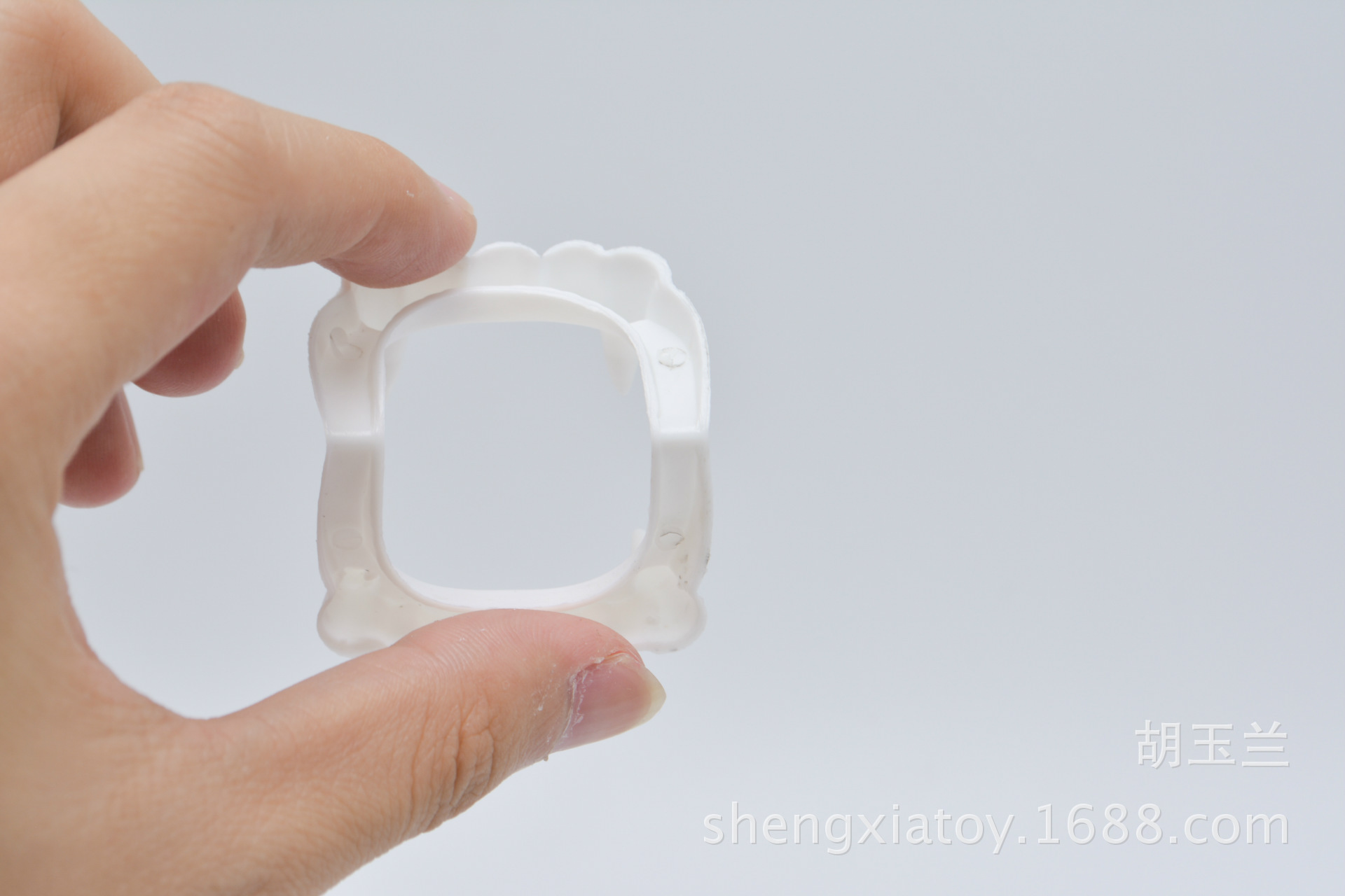 跨境外贸出口万圣节鬼界道具 血浆假牙 僵尸牙齿 愚人节恶搞整人玩具详情5