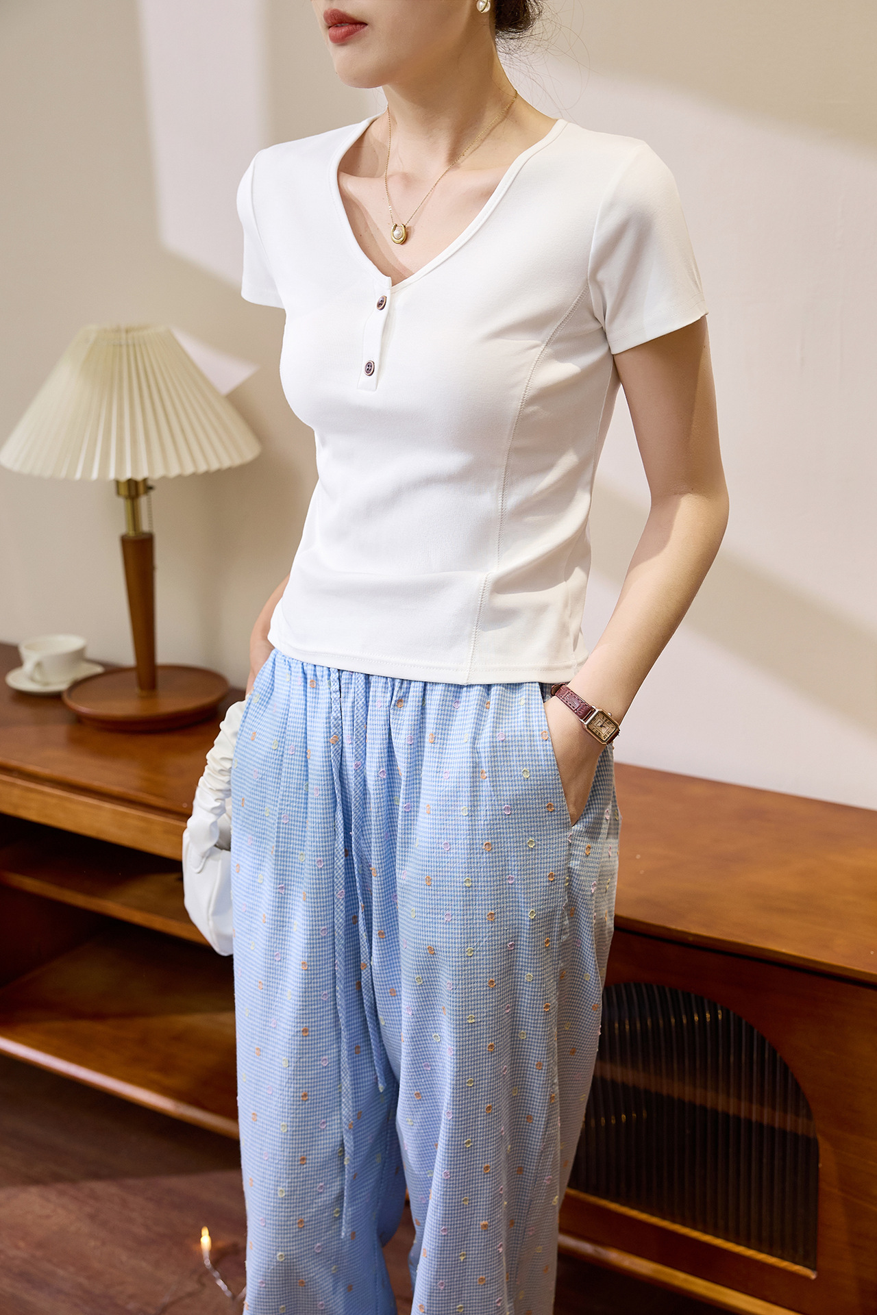 #精梳纯棉#高级设计感V领短袖T恤女夏季2025新款复古纽扣正肩上衣详情28