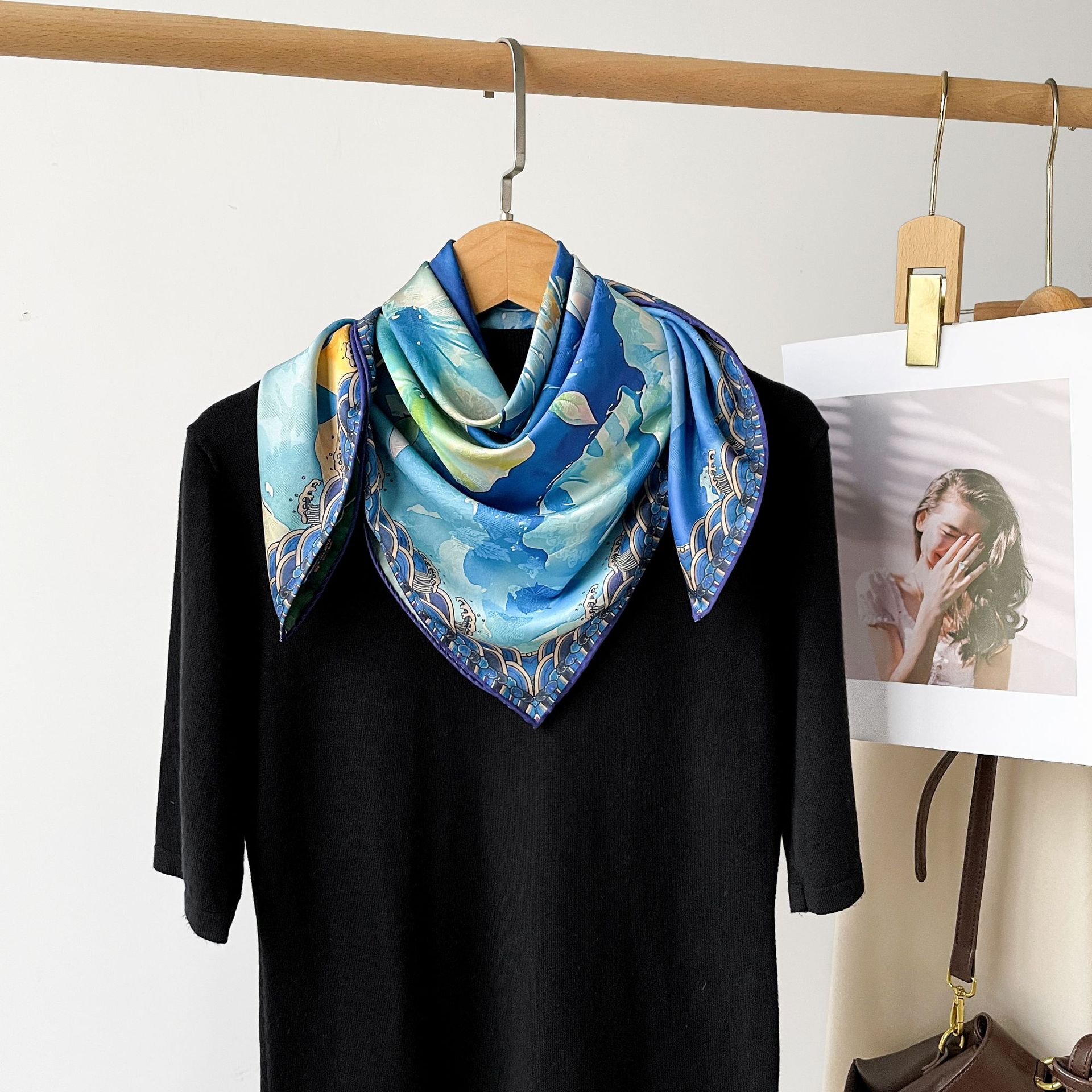 国潮中式山水丝巾方巾高级感高档香云纱装饰围脖夏季防晒披肩现货批发详情22