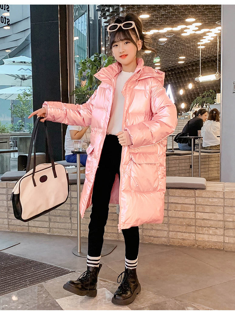 The new cotton-padded jacket for girls in 2023 features a longer winter design with a cinched waist and skirt. It is a plump and stylish cotton-padded jacket for children pic 29