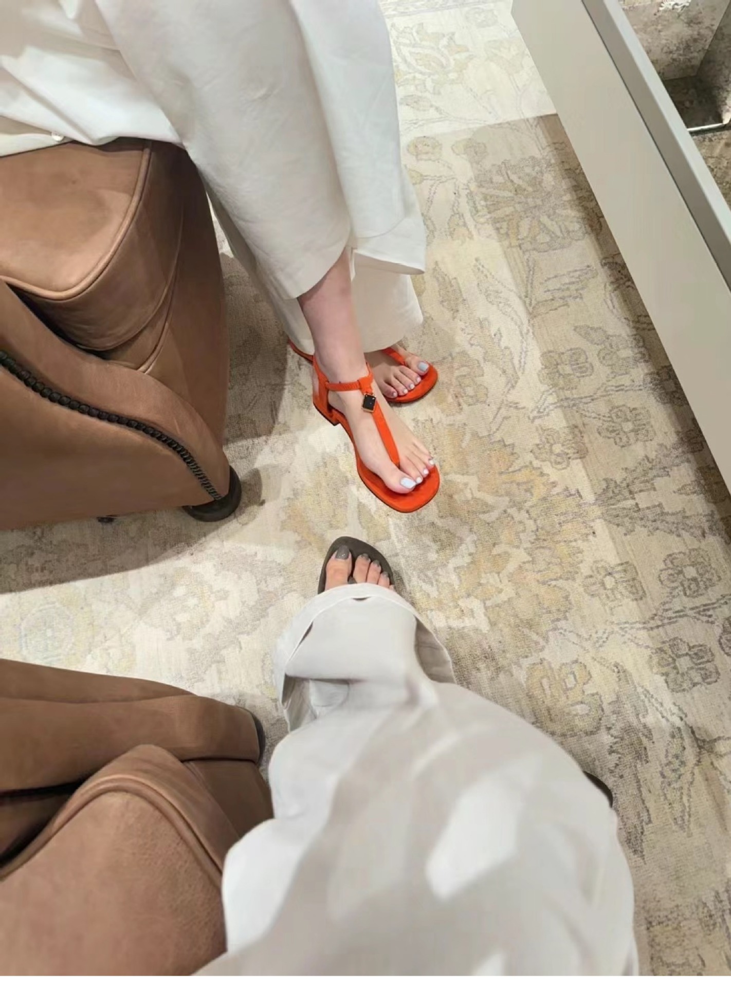 LP夹趾凉鞋女2024夏季复古麂皮细带平底锁扣宝石吊坠脚腕扣带凉拖详情6