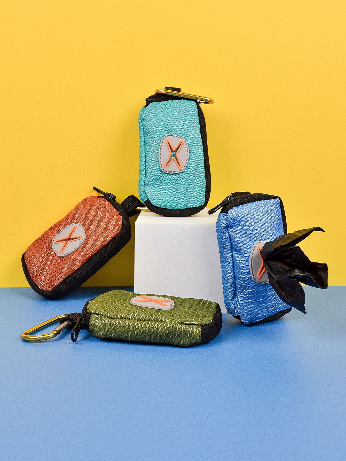 Maidi Factory wholesals new high-quality, ultra-light and multi-functional pet garbage bag dispensers and poop bag storage bags pic 3