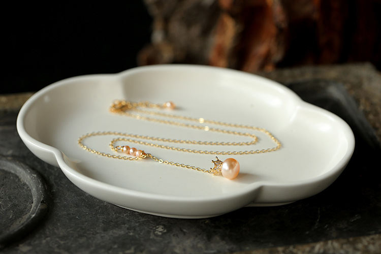 A creative natural freshwater pearl crown queen necklace, a simple and niche 14K gold-plated pendant for women in Korean style pic 6