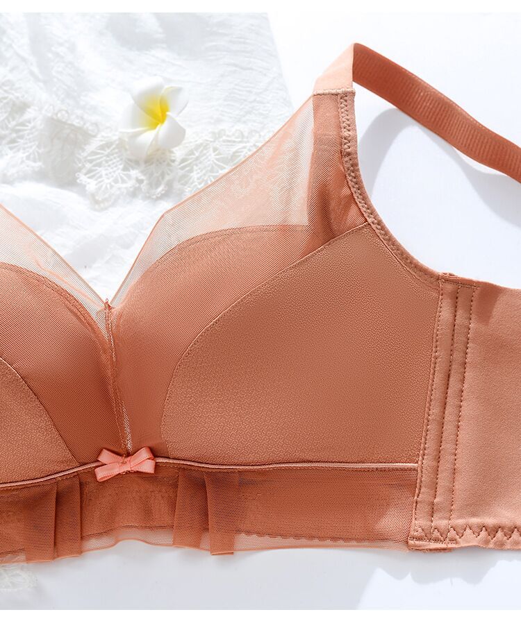 A new type of sexy and cute bra for a teenage girl with free shipping. It has no underwire, a pair of breast support, adjustable bra and AB medium thickness cup pic 4