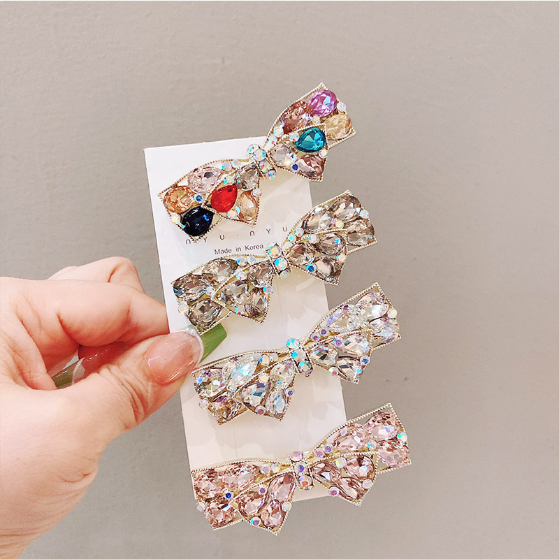 Black rhinestone velvet bangs clip with a high-end look, side clip with a duckbill clip and a small Chanel style, pearl rhinestone hair clip at the back of the head pic 7