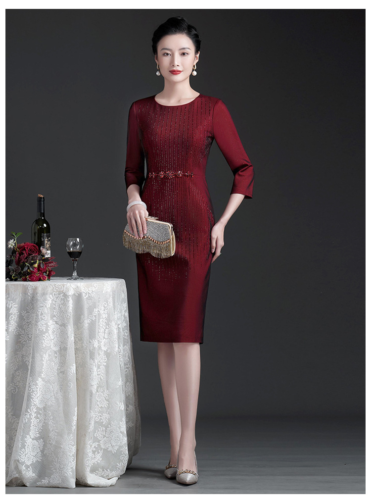 Venta directa de fábrica 2023 otoño invierno nuevo estilo manga larga con peluche temperamento modesto vestido de mamá de mediana edad y edad vestido de tamaño grande pic 15