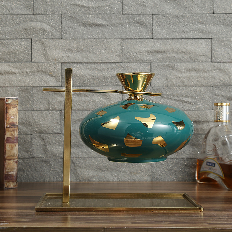 Wholesale of European new classical home decoration items, metal electroplated vases, ceramic soft furnishings, and model room decorations pic 3