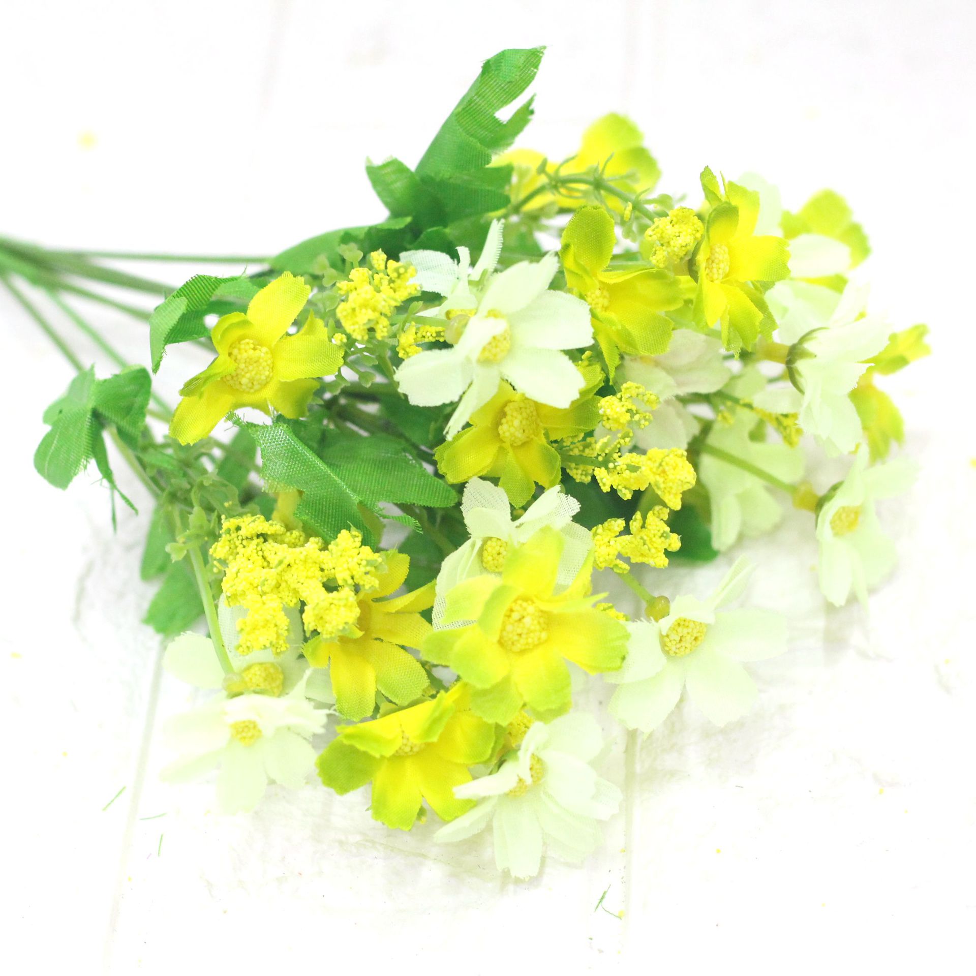 Factory wholesale of garden flowers, artificial flowers, fake flowers, 28-head jumping orchid chrysanthemums, small daisies, wedding project flowers pic 12