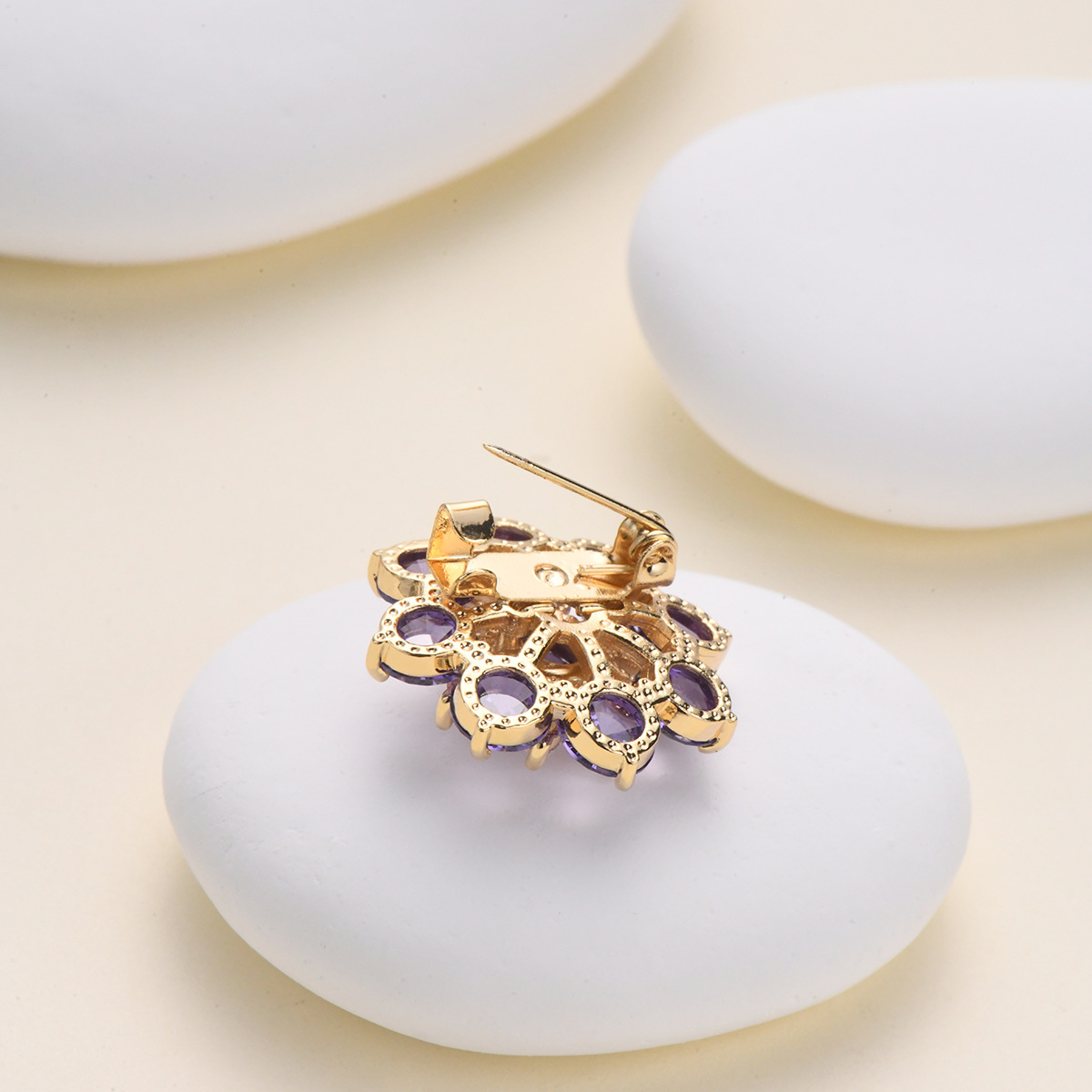 胸针太阳花圆形蝴蝶小胸针优雅气质韩版时尚领针收腰装饰防走光扣详情3