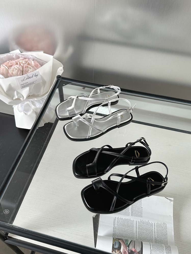 法拉娇贝2024夏季新款罗马风平底凉鞋套趾交叉带小众设计气质女鞋详情2