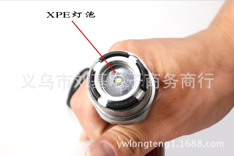 充电手电筒 强光手电筒 CREE 旋转变焦 LED远射聚光调焦礼盒套装 pic 16