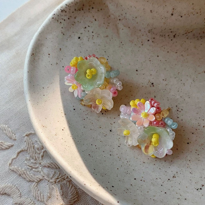 Exquisite zircon dandelion flower stud earrings with a light luxury and high-end feel, Korean exquisite earrings, retro light luxury earrings for women pic 6