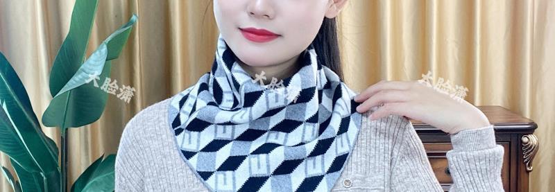 2023 New Style of Korean-style versatile cold-proof scarf for women to keep warm and protect the cervical vertebrae in autumn and winter. It is a knitted triangular scarf pic 27