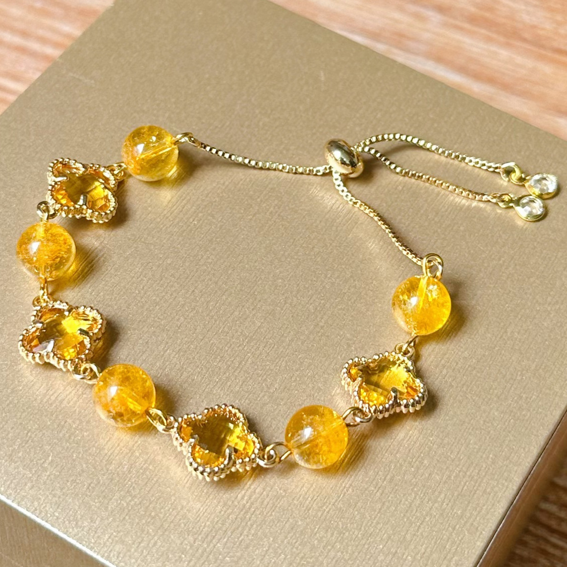 Natural crystal bracelet, four-leaf clover, natural amethyst bracelet, strawberry crystal white crystal, fashionable, light luxury and high-end feel pic 10