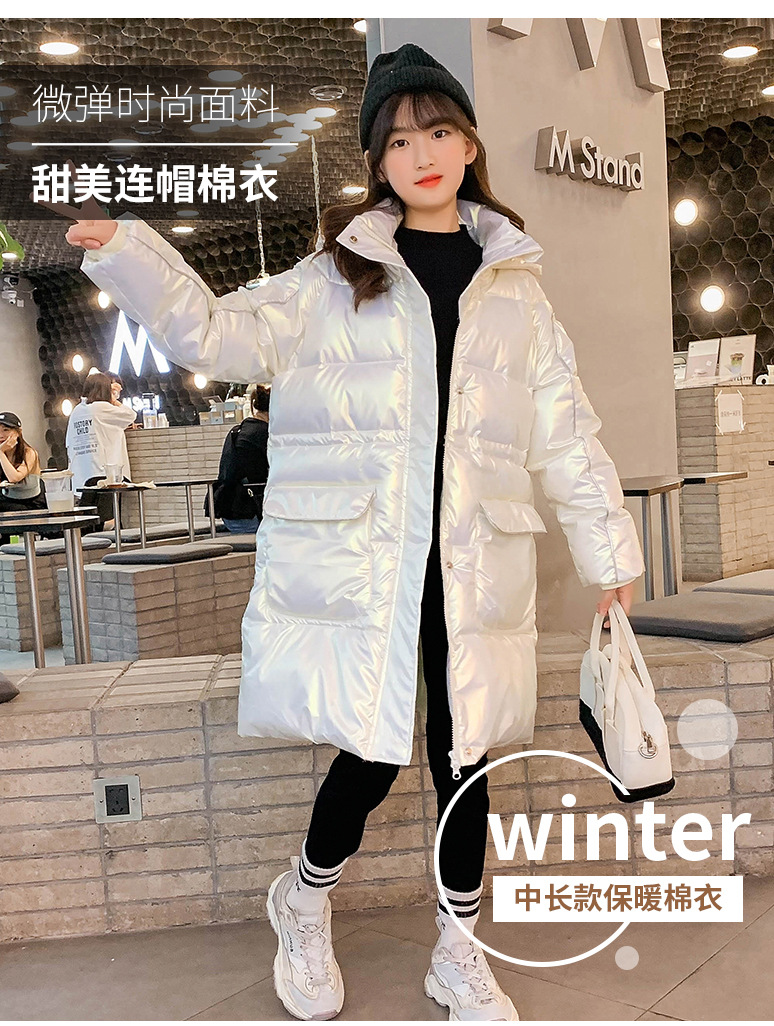 The new cotton-padded jacket for girls in 2023 features a longer winter design with a cinched waist and skirt. It is a plump and stylish cotton-padded jacket for children pic 4