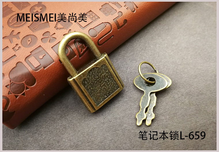 Mini lock, antique lock head, Chinese-style aged box padlock, retro copper-plated lock, old-fashioned ancient key lock, white pic 23