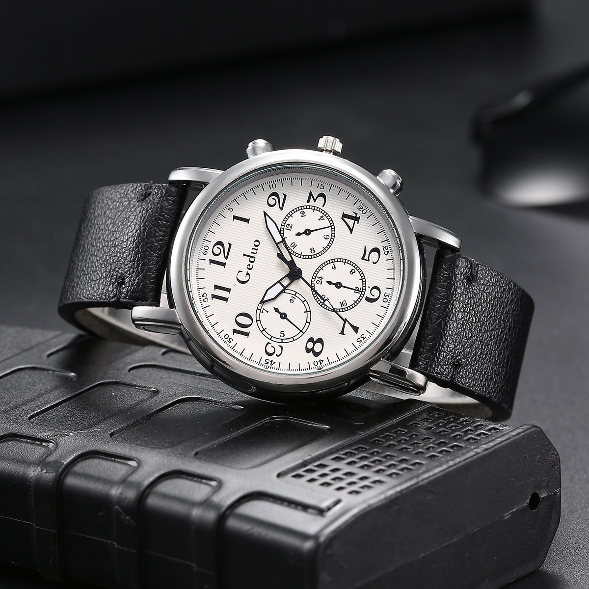 一件代发爆款大表盘时尚男士手表潮流新款商务学生简约腕表批发详情3