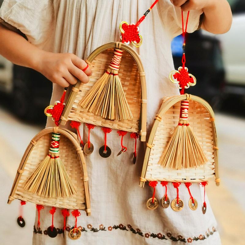 Copper coins, small brooms, dustpans, hanging ornaments, door decorations for moving into a new home, indoor hanging ornaments, TV wall decorations for the Qingming and Dragon Boat festivals pic 58