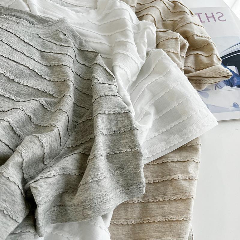 A chic and unique lace design round-neck short-sleeved T-shirt for women in the summer of 2025, featuring a simple, loose and versatile casual top trend pic 11