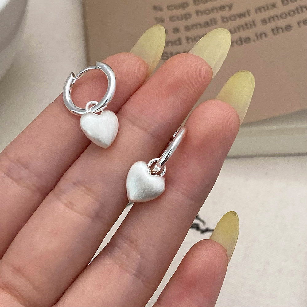 The 925 silver needle earrings, a popular online hit, exude a sense of high-end frosted heart-shaped double-pair earrings and are a niche, simple and fashionable ear buckle pic 6