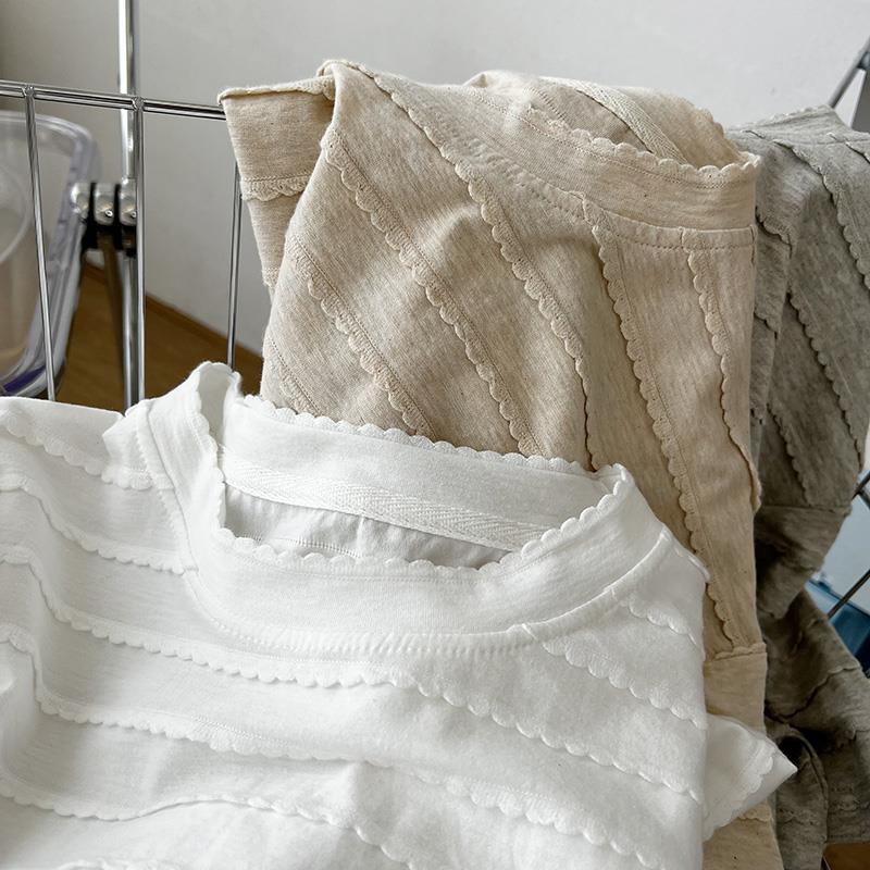 A chic and unique lace design round-neck short-sleeved T-shirt for women in the summer of 2025, featuring a simple, loose and versatile casual top trend pic 14